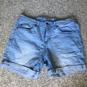 Universal Thread Mid Rise Boyfriend Shorts